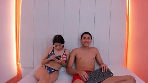 Snapshot of sweetsinners_os chatting on March 3, 2026, 12:22 pm Miel and Leo online show from March 3, 2026, 12:22 pm