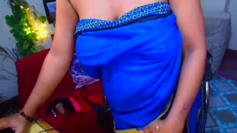 SweetSour online show from November 21, 2025, 12:43 am