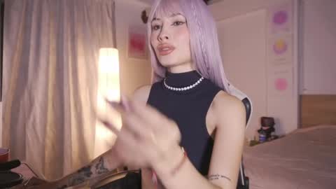 Cat independent model  online show from March 28, 2026, 4:12 am