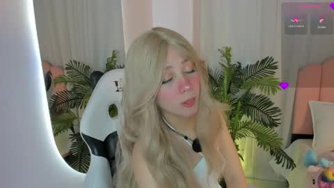 sweett_fire online show from May 6, 2026, 5:40 pm