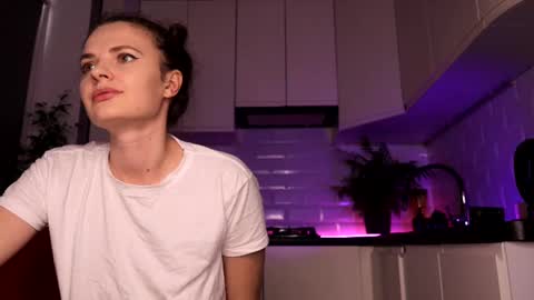 Mari ista  mari etta18 online show from February 13, 2025, 11:17 am