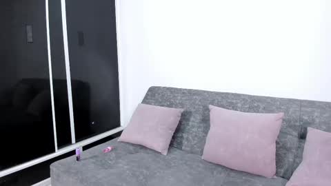 ALONDRA online show from October 5, 2025, 4:33 am