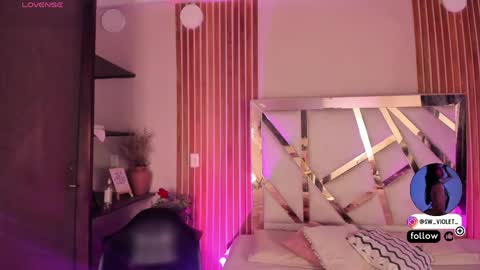 sweetviolet___ online show from June 7, 2026, 11:58 am