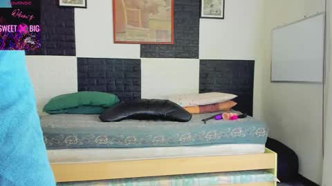 Snapshot of sweetxbig chatting on October 13, 2025, 1:44 pm Alyssa  Matt . Nice to meet you  thumb up me please its important online show from October 13, 2025, 1:44 pm