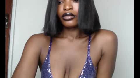 sweetxxboobsx online show from November 12, 2025, 8:37 am