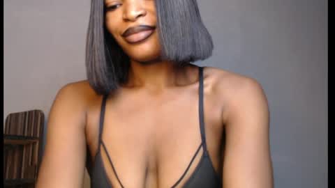 Snapshot of sweetxxboobsx chatting on April 25, 2026, 7:00 am sweetxxboobsx online show from April 25, 2026, 7:00 am