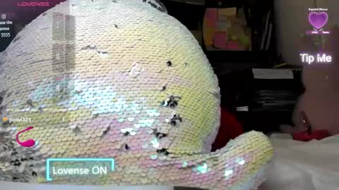 Mia online show from March 28, 2026, 10:09 pm