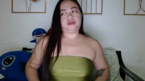 Snapshot of sweetyasian_ chatting on September 20, 2025, 11:33 am stacey online show from September 20, 2025, 11:33 am