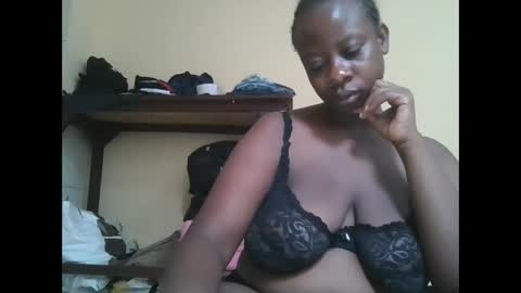 sweetyass25 online show from November 6, 2025, 5:30 am