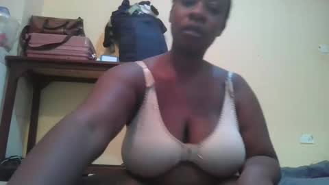 Snapshot of sweetyass25 chatting on May 19, 2026, 4:30 am sweetyass25 online show from May 19, 2026, 4:30 am