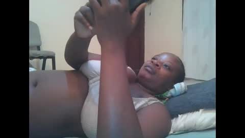 Snapshot of sweetyass25 chatting on June 6, 2026, 7:07 pm sweetyass25 online show from June 6, 2026, 7:07 pm