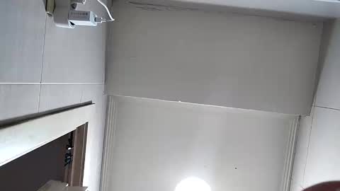 Silvia online show from May 6, 2026, 3:06 pm