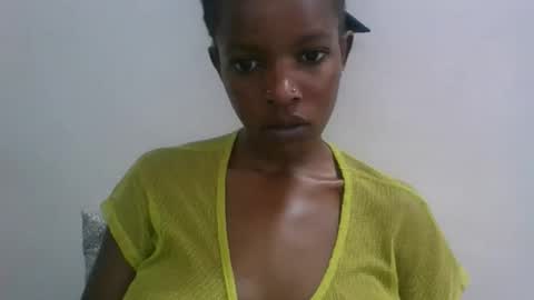 sweetz_candice online show from September 18, 2025, 11:12 am