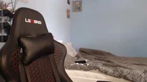 Snapshot of swetieecharmm chatting on February 9, 2026, 10:08 am Cat online show from February 9, 2026, 10:08 am