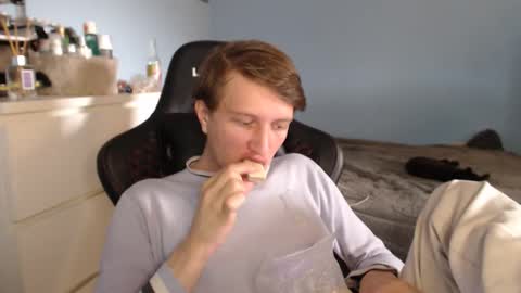 Snapshot of swetieecharmm chatting on February 28, 2026, 9:54 am Cat online show from February 28, 2026, 9:54 am