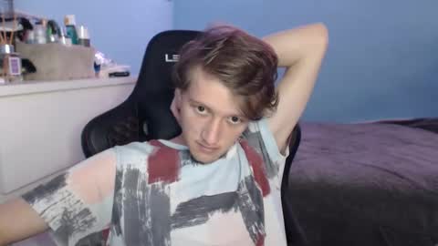 Snapshot of swetieecharmm chatting on March 1, 2026, 7:16 pm Cat online show from March 1, 2026, 7:16 pm