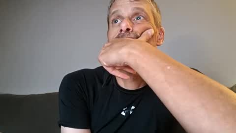 swontguy2025 online show from September 13, 2025, 6:24 am