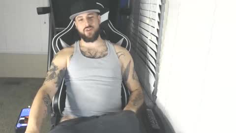 swoozy_ online show from November 15, 2025, 1:25 am