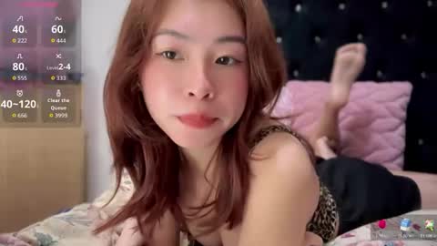 Holly online show from May 19, 2026, 12:27 am