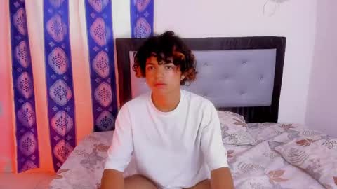 Snapshot of swwet_boy chatting on December 23, 2024, 1:45 pm swwet_boy online show from December 23, 2024, 1:45 pm