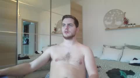 syl092 online show from December 13, 2024, 2:38 pm