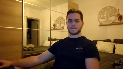 syl092 online show from January 14, 2025, 4:50 pm