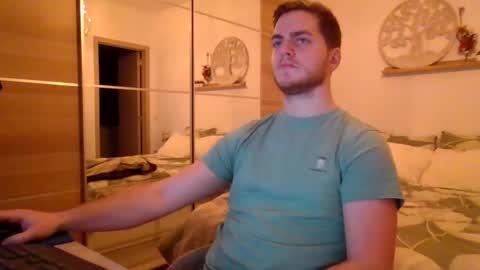 syl092 online show from January 16, 2025, 4:28 pm