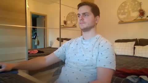 syl092 online show from January 30, 2025, 4:34 pm