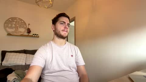 syl092 online show from January 15, 2026, 12:32 pm