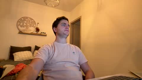 Snapshot of syl092 chatting on February 3, 2026, 6:24 pm syl092 online show from February 3, 2026, 6:24 pm