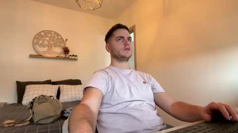 Snapshot of syl092 chatting on February 12, 2026, 10:54 am syl092 online show from February 12, 2026, 10:54 am