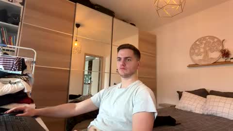 Snapshot of syl092 chatting on February 14, 2026, 9:39 am syl092 online show from February 14, 2026, 9:39 am