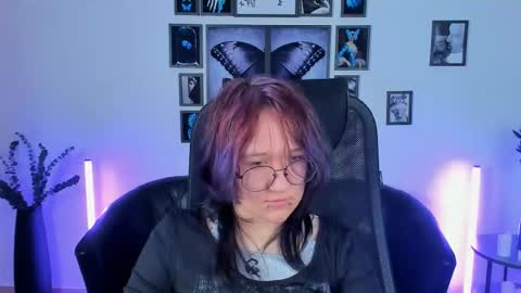 syllviareed online show from January 11, 2026, 10:09 am