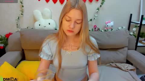 Sylvia online show from February 26, 2026, 1:04 am