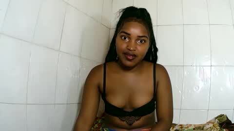 sylviasexy27 online show from February 21, 2025, 1:22 am