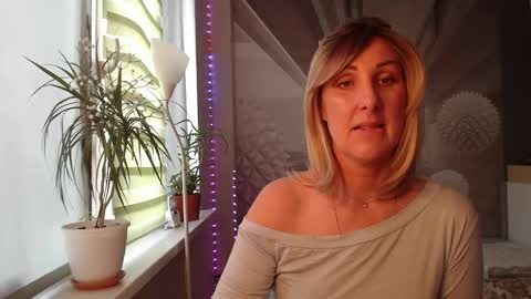 Sylvia online show from April 23, 2026, 6:58 am