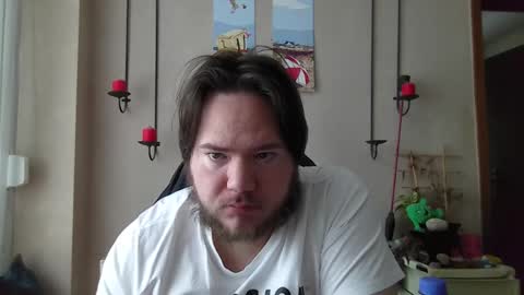 Snapshot of sympon1e chatting on February 4, 2026, 9:15 am sympon1e online show from February 4, 2026, 9:15 am