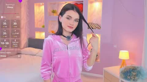 Eva online show from November 26, 2025, 7:04 pm