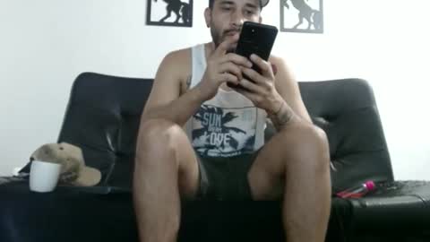 syylar_ online show from December 17, 2025, 10:54 am