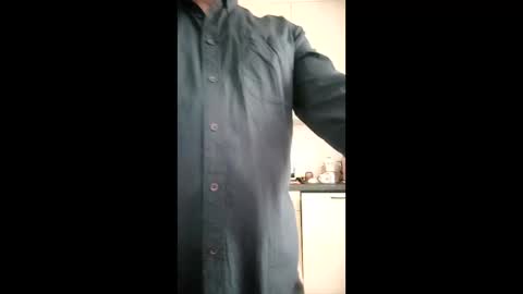 Snapshot of szybystek chatting on March 3, 2026, 11:16 am black sofa online show from March 3, 2026, 11:16 am