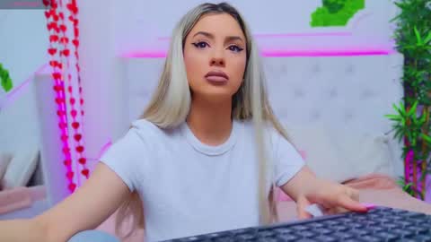 Snapshot of taahiraarabian chatting on February 10, 2025, 1:22 pm Arianna online show from February 10, 2025, 1:22 pm