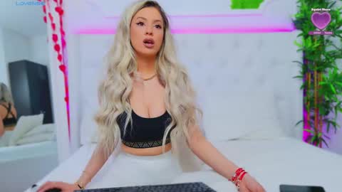 Snapshot of taahiraarabian chatting on March 6, 2025, 1:46 pm Arianna online show from March 6, 2025, 1:46 pm