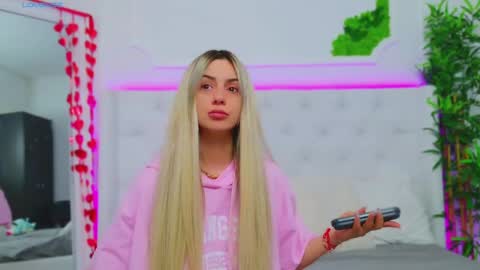 Snapshot of taahiraarabian chatting on March 11, 2025, 1:23 pm Arianna online show from March 11, 2025, 1:23 pm