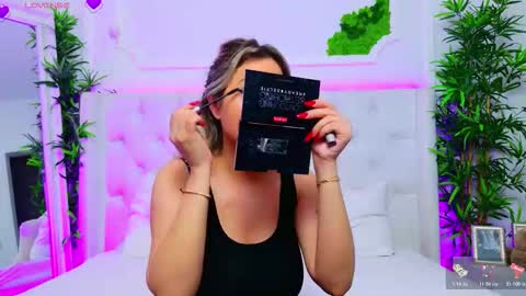 Arianna online show from November 20, 2025, 1:55 pm