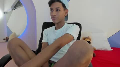 Snapshot of tachi00 chatting on February 25, 2026, 9:13 pm Tashi00 online show from February 25, 2026, 9:13 pm