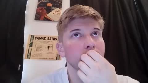 collegetwinkboi online show from January 12, 2026, 2:44 pm