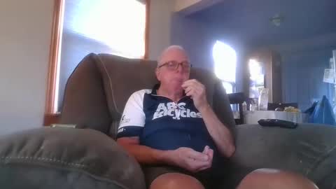 tacrunner66_ online show from June 4, 2026, 2:39 am