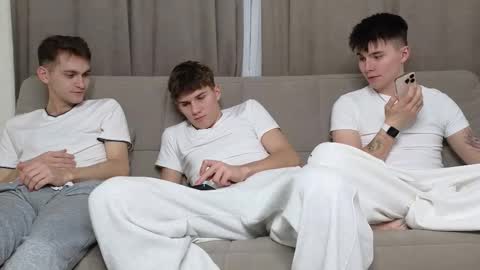 Alex online show from December 21, 2025, 5:42 pm