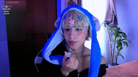 taichi online show from November 28, 2025, 6:21 pm