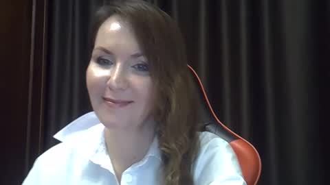 taisialucky77 online show from December 3, 2025, 6:17 pm